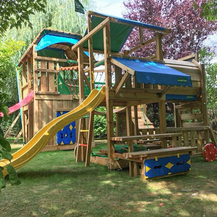 Backyard Jungle Gym / Dad Builds Huge Dinosaur Jungle Gym For His Kids ...
