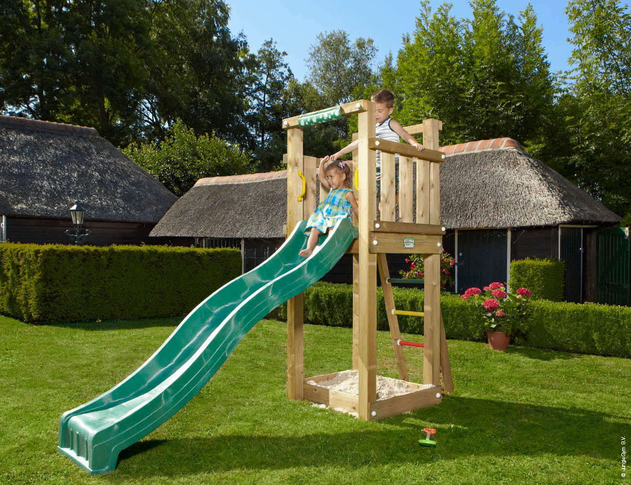 What Climbing Frame Suits My Small Garden, Small Wooden Play Structure